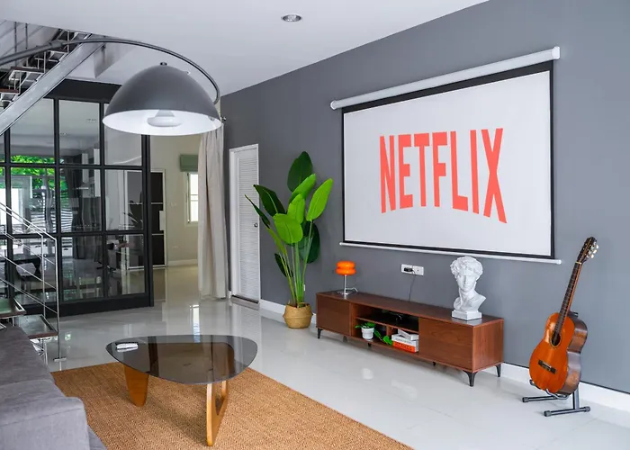 5 Star Spacious & Bright 4br House With Cinema Ferienhaus *