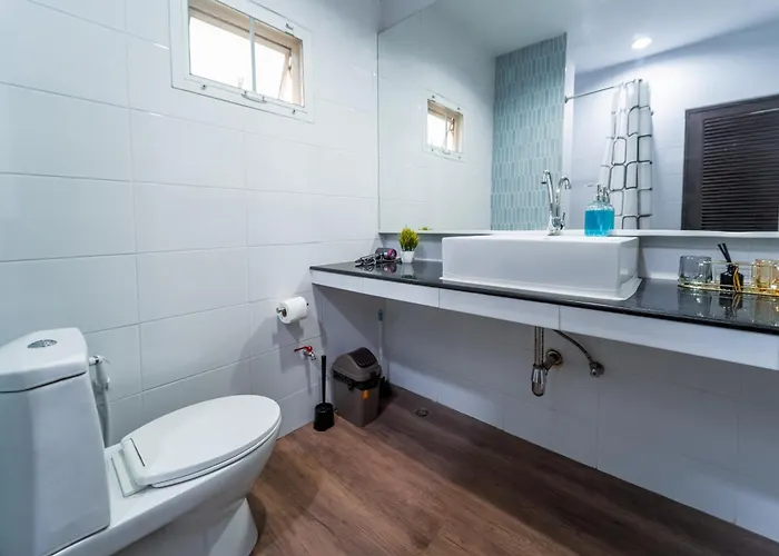 5 Star Spacious & Bright 4br House With Cinema Ferienhaus Bangkok