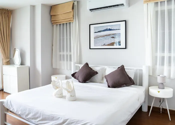 5 Star Spacious & Bright 4br House With Cinema * Bangkok