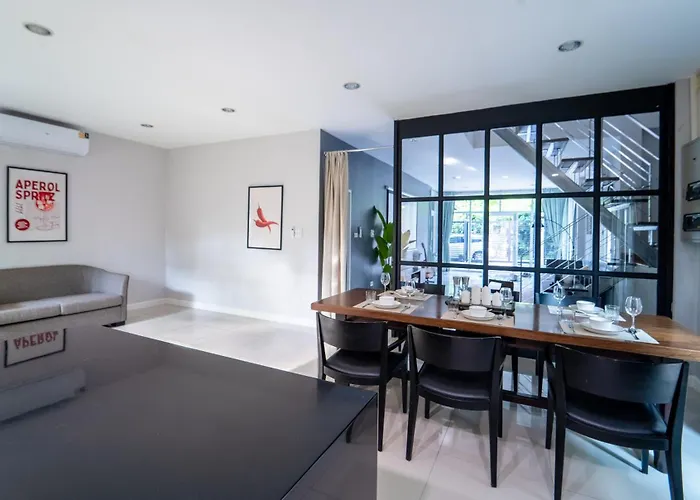 5 Star Spacious & Bright 4br House With Cinema Ferienhaus *