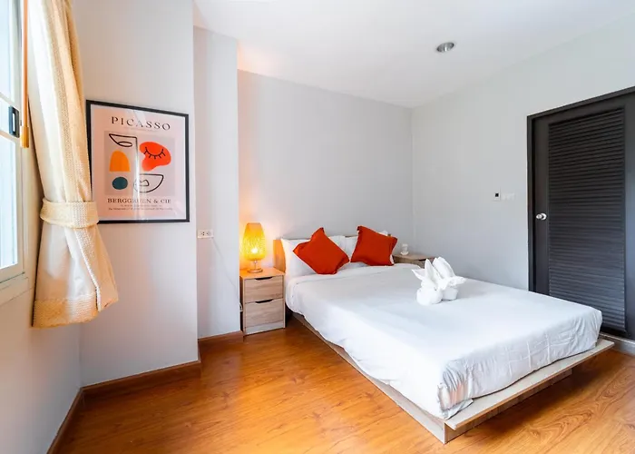 5 Star Spacious & Bright 4br House With Cinema Bangkok