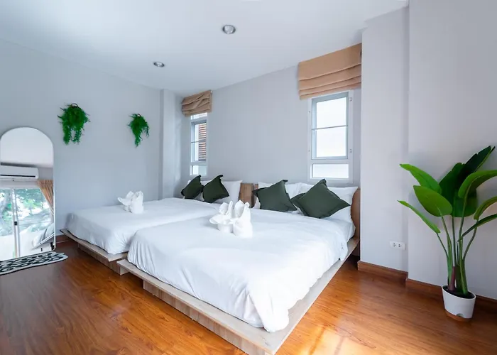 5 Star Spacious & Bright 4br House With Cinema Ferienhaus Bangkok