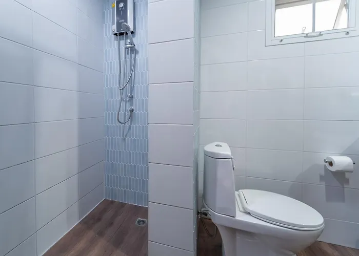 5 Star Spacious & Bright 4br House With Cinema