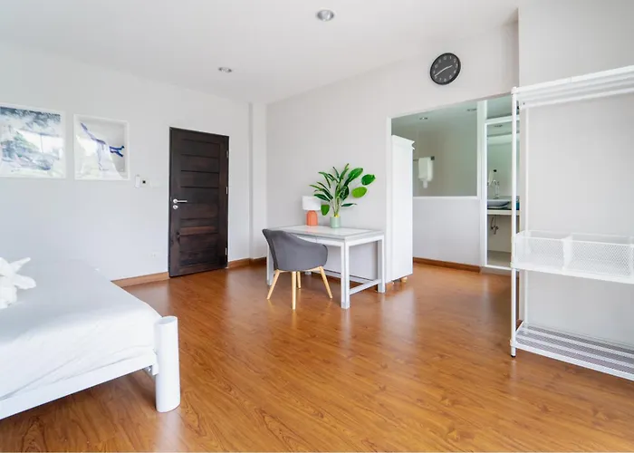 Ferienhaus 5 Star Spacious & Bright 4br House With Cinema