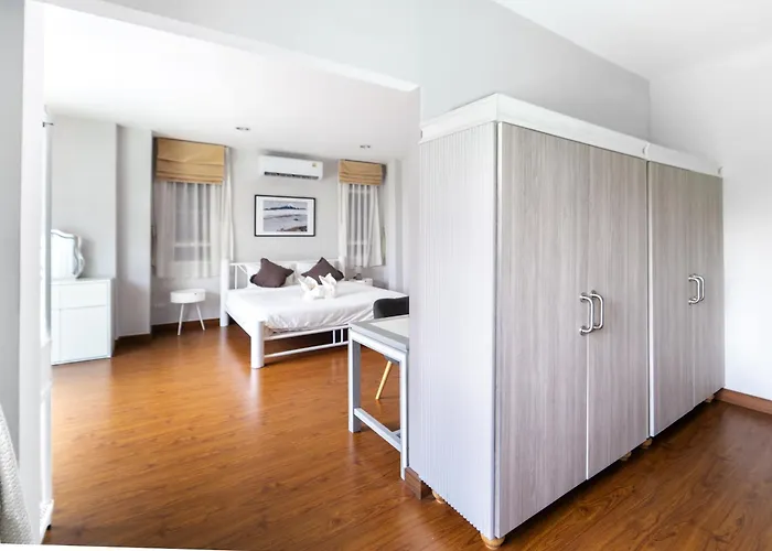 Ferienhaus 5 Star Spacious & Bright 4br House With Cinema *