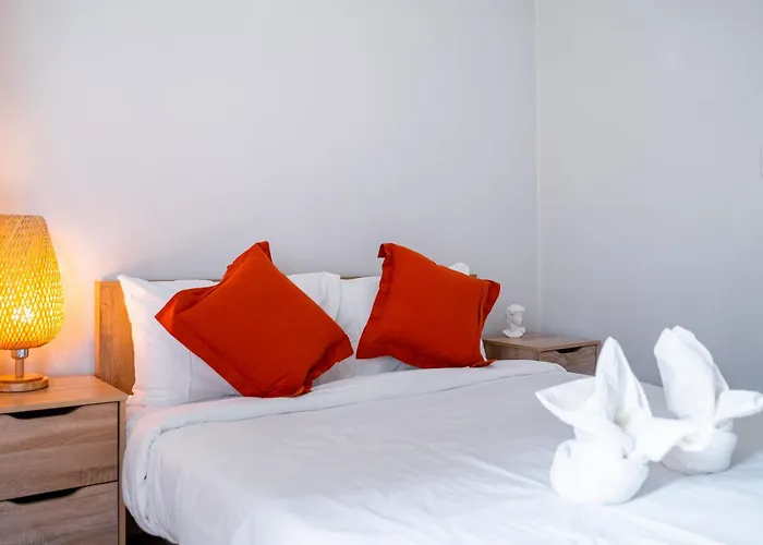 5 Star Spacious & Bright 4br House With Cinema * Bangkok