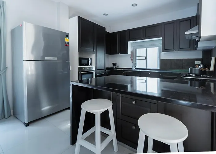 5 Star Spacious & Bright 4br House With Cinema * Bangkok
