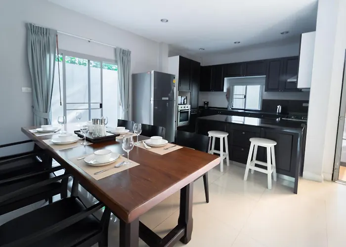 Ferienhaus 5 Star Spacious & Bright 4br House With Cinema
