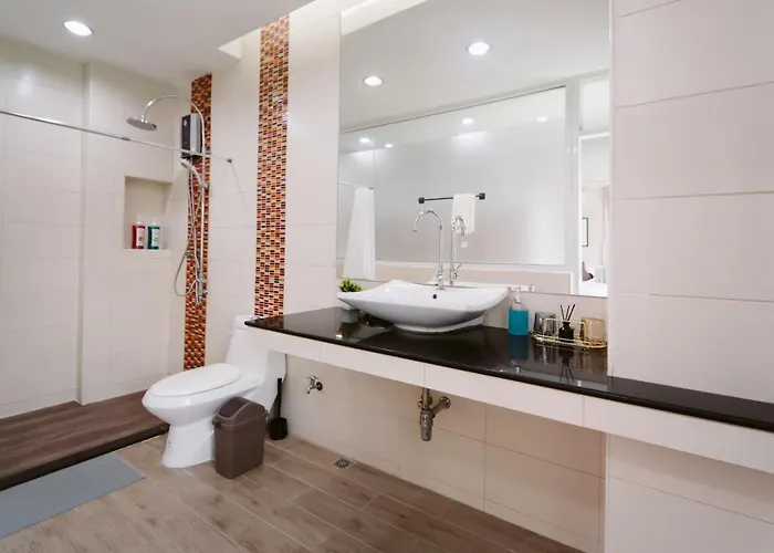 5 Star Spacious & Bright 4br House With Cinema * Bangkok