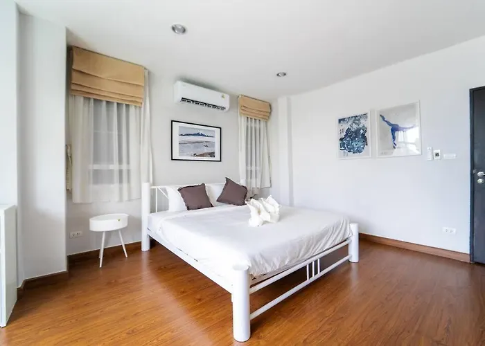 5 Star Spacious & Bright 4br House With Cinema * Bangkok