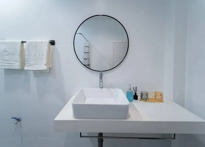 Ferienhaus 5 Star Spacious & Bright 4br House With Cinema Bangkok
