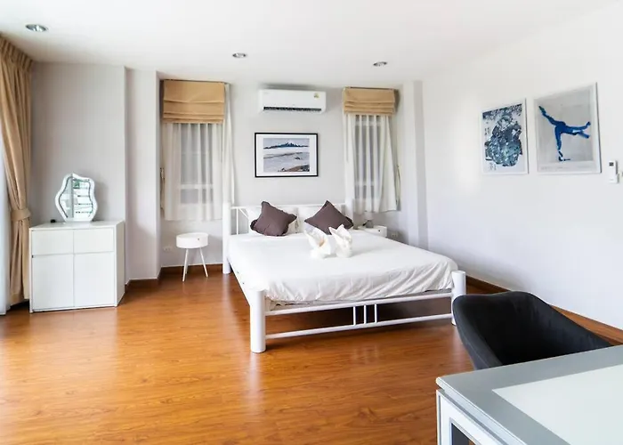 5 Star Spacious & Bright 4br House With Cinema Ferienhaus *