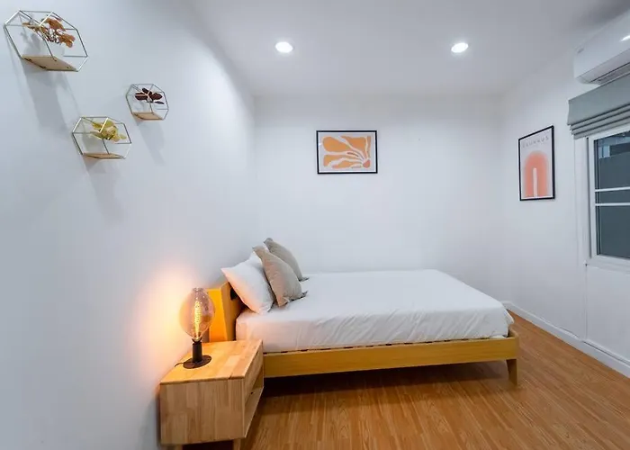 5 Star Spacious & Bright 4br House With Cinema Ferienhaus *